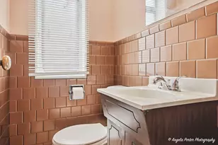 4912 Crain Street E, Skokie, IL 60077 - Photo 9