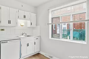 4912 Crain Street E, Skokie, IL 60077 - Photo 7