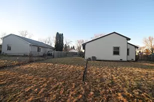 1944 Navarone Dr, Naperville, IL 60565 - Photo 15
