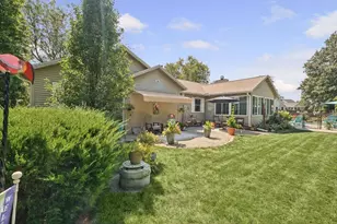 2002 Spruce Ln, Monticello, IL 61856 - Photo 5