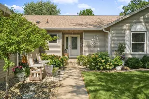 2002 Spruce Ln, Monticello, IL 61856 - Photo 7