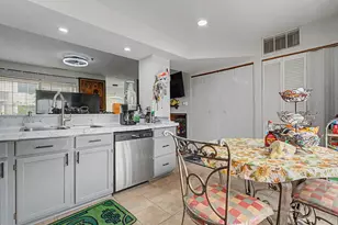 309 Candlelight Ct, Bolingbrook, IL 60440 - Photo 5