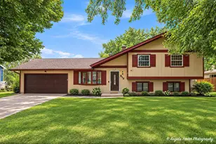 512 Silbury Ct, McHenry, IL 60050 - Photo 1