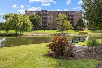805 Leicester Road #106, Elk Grove Village, IL 60007 - Photo 23