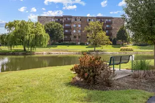 805 Leicester Rd, Elk Grove Village, IL 60007 - Photo 23