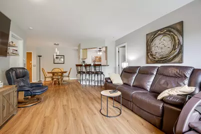 805 Leicester Road #106, Elk Grove Village, IL 60007 - Photo 3