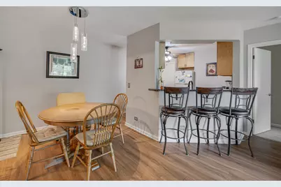 805 Leicester Road #106, Elk Grove Village, IL 60007 - Photo 9