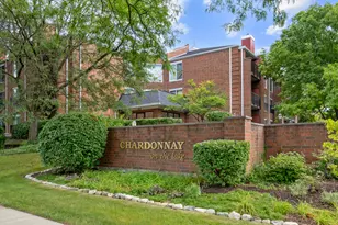 805 Leicester Rd, Elk Grove Village, IL 60007 - Photo 25