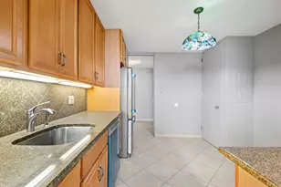 601 E 32nd St, Chicago, IL 60616 - Photo 11