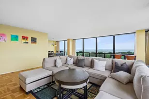 601 E 32nd St, Chicago, IL 60616 - Photo 7