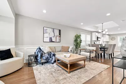8550 S Jeffery Boulevard, Chicago, IL 60617 - Photo 3