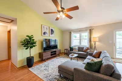509 Wedgewood Trail, McHenry, IL 60050 - Photo 7