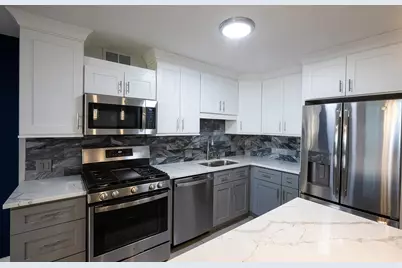 400 E Randolph Street #825, Chicago, IL 60601 - Photo 5