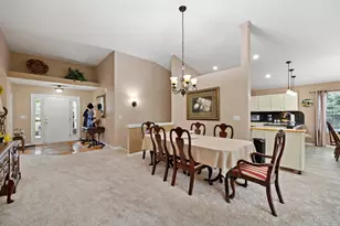 3912 Boone Creek Cir, McHenry, IL 60050 - Photo 5