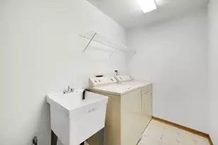 131 E 163rd St, South Holland, IL 60473 - Photo 17