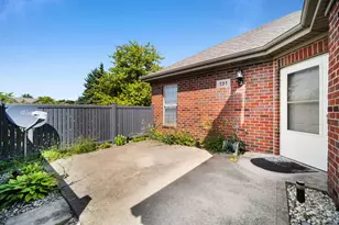 131 E 163rd St, South Holland, IL 60473 - Photo 3