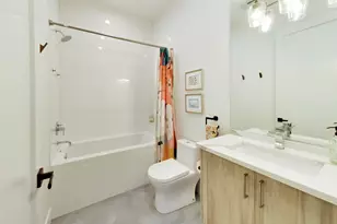 2423 W Fullerton Ave, Chicago, IL 60647 - Photo 15