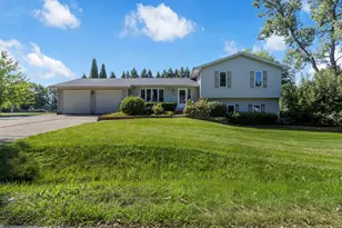 38604 N Magnolia Ave, Wadsworth, IL 60083 - Photo 1