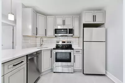 1301 W Estes Avenue #4E, Chicago, IL 60626 - Photo 3
