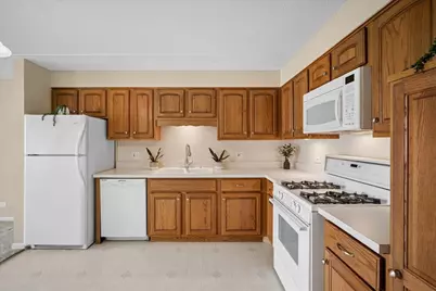 130 E Grand Avenue #108, Elmhurst, IL 60126 - Photo 5