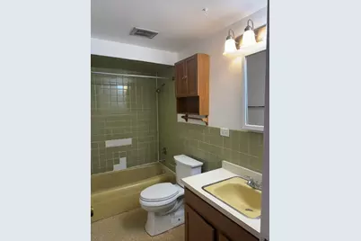 581 Burlington Avenue #8, Clarendon Hills, IL 60514 - Photo 5