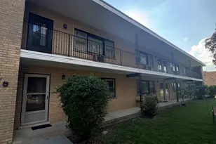 581 Burlington Ave, Clarendon Hills, IL 60514 - Photo 1