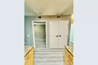 9655 Woods Drive #407, Skokie, IL 60077 - Photo 9