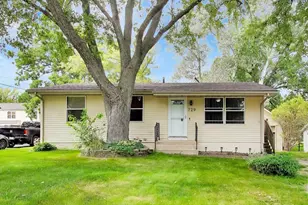 729 Brink St, Woodstock, IL 60098 - Photo 1