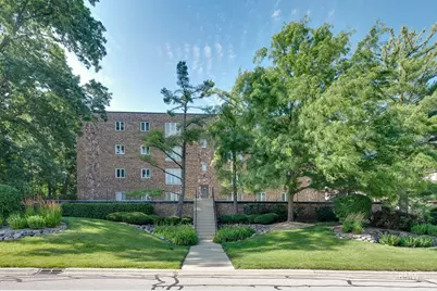 467 Hiawatha Trail #106, Wood Dale, IL 60191 - Photo 1