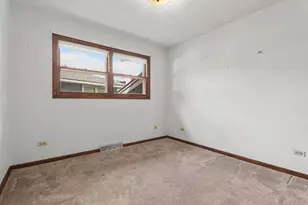 452 Commonwealth Ln, Elmhurst, IL 60126 - Photo 17
