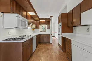 452 Commonwealth Ln, Elmhurst, IL 60126 - Photo 9