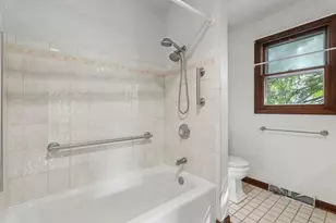 452 Commonwealth Ln, Elmhurst, IL 60126 - Photo 15
