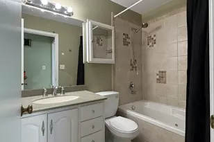 366 Washington Ct, Vernon Hills, IL 60061 - Photo 17