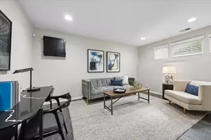 3279 Coral Ln, Glenview, IL 60026 - Photo 11