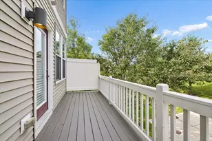 3279 Coral Ln, Glenview, IL 60026 - Photo 19
