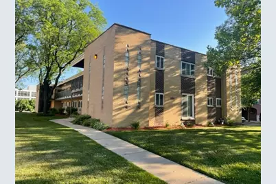 1019 Peterson Avenue #B6, Park Ridge, IL 60068 - Photo 1