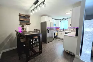 1099 Prescott Dr, Roselle, IL 60172 - Photo 9
