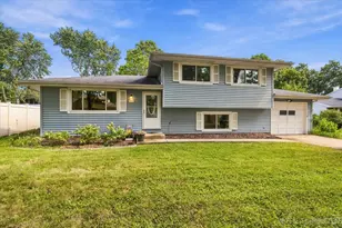 1612 Forrest Blvd, Saint Charles, IL 60174 - Photo 1