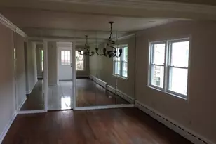 2935 W 100th Pl, Evergreen Park, IL 60805 - Photo 3