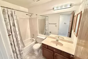 601 Hanover Ct, Schaumburg, IL 60194 - Photo 7