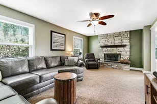 792 Brandt Dr, Lake in the Hills, IL 60156 - Photo 7