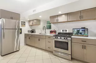 3112 N Davlin Ct, Chicago, IL 60618 - Photo 5