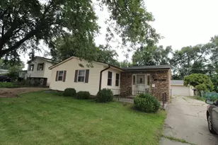 37294 N Grandwood Dr, Gurnee, IL 60031 - Photo 1