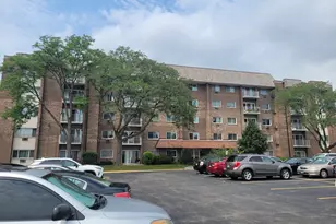 10373 Dearlove Rd, Glenview, IL 60025 - Photo 1