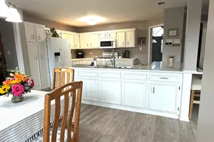 11751 Greenfield Dr, Orland Park, IL 60467 - Photo 7