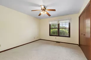 10296 E Kyte Rd, Rochelle, IL 61068 - Photo 15