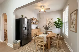2127 W Bowler St, Chicago, IL 60612 - Photo 9