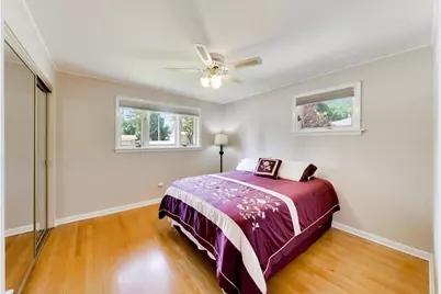 704 W Lonnquist Boulevard, Mount Prospect, IL 60056 - Photo 23