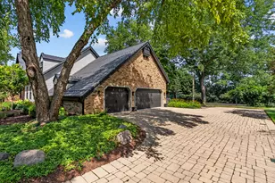 689 Thompson's Way, Inverness, IL 60067 - Photo 3