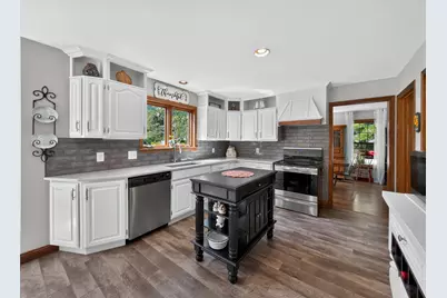 10303 E Hickory Ridge Drive, Rochelle, IL 61068 - Photo 11
